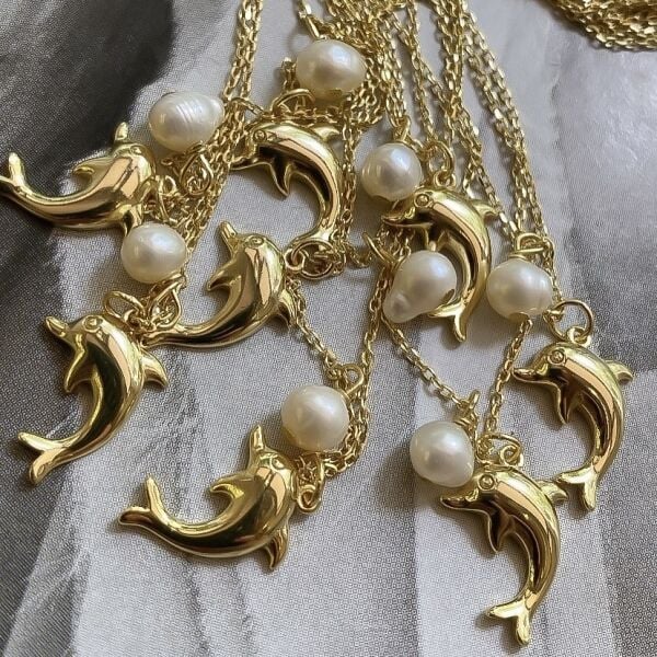 Luna Pearl Dolphin Kolye
